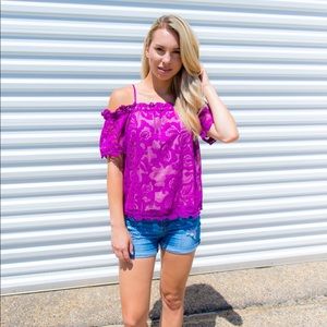 NWT- Laced Off shoulder top by skies are blue/XS